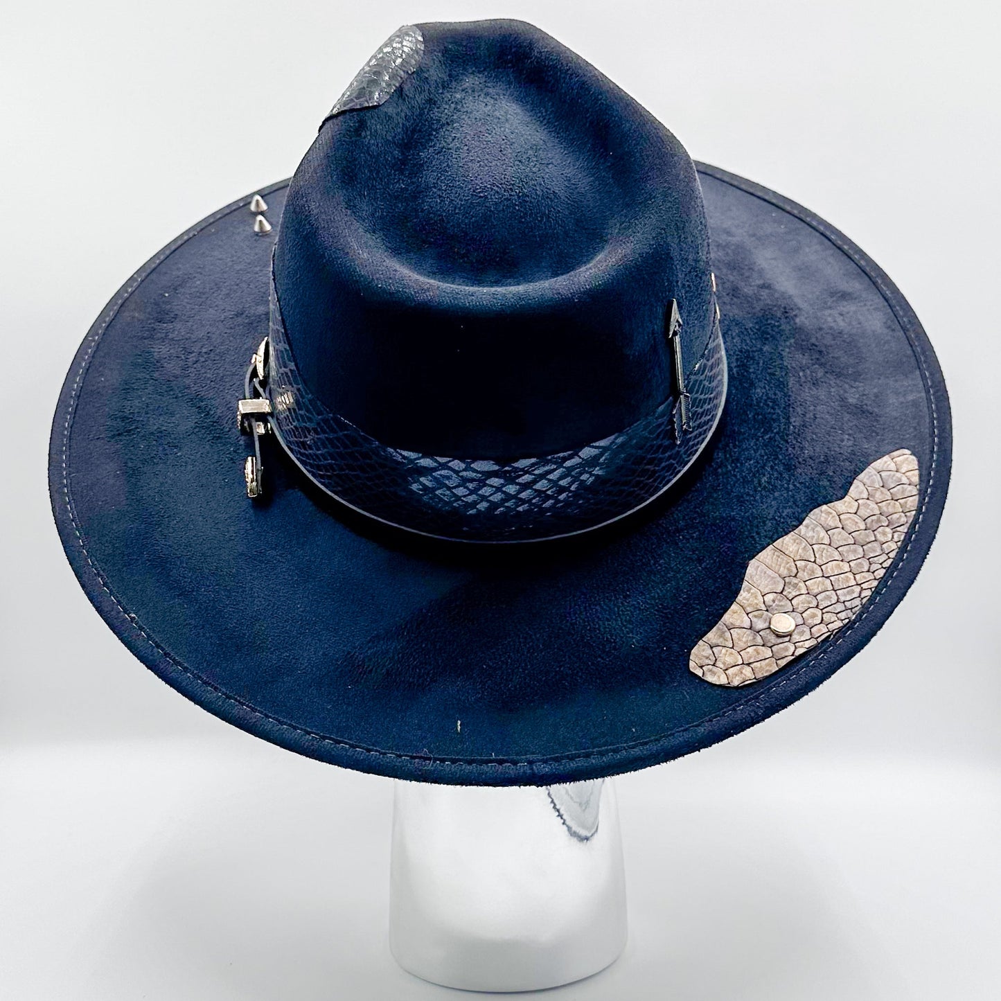 Boa & Buckle Wide Brim Hat - Black